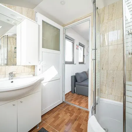 Renata Apartamento *